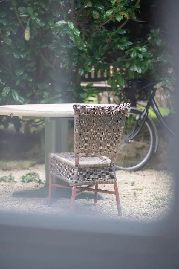 T2 Lumineux - Renove- - Centre Historique Dinan- Parking - Terrasse Apartman 0*, Dinan