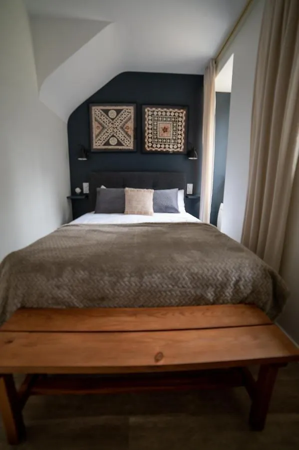 T2 Lumineux - Renove- - Centre Historique Dinan- Parking - Terrasse Apartment