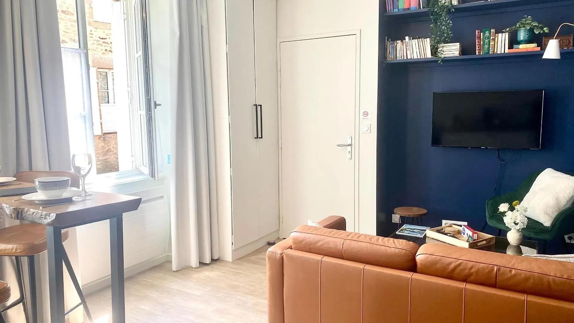 T2 Lumineux - Renove- - Centre Historique Dinan- Parking - Terrasse Apartment 0*, Dinan France
