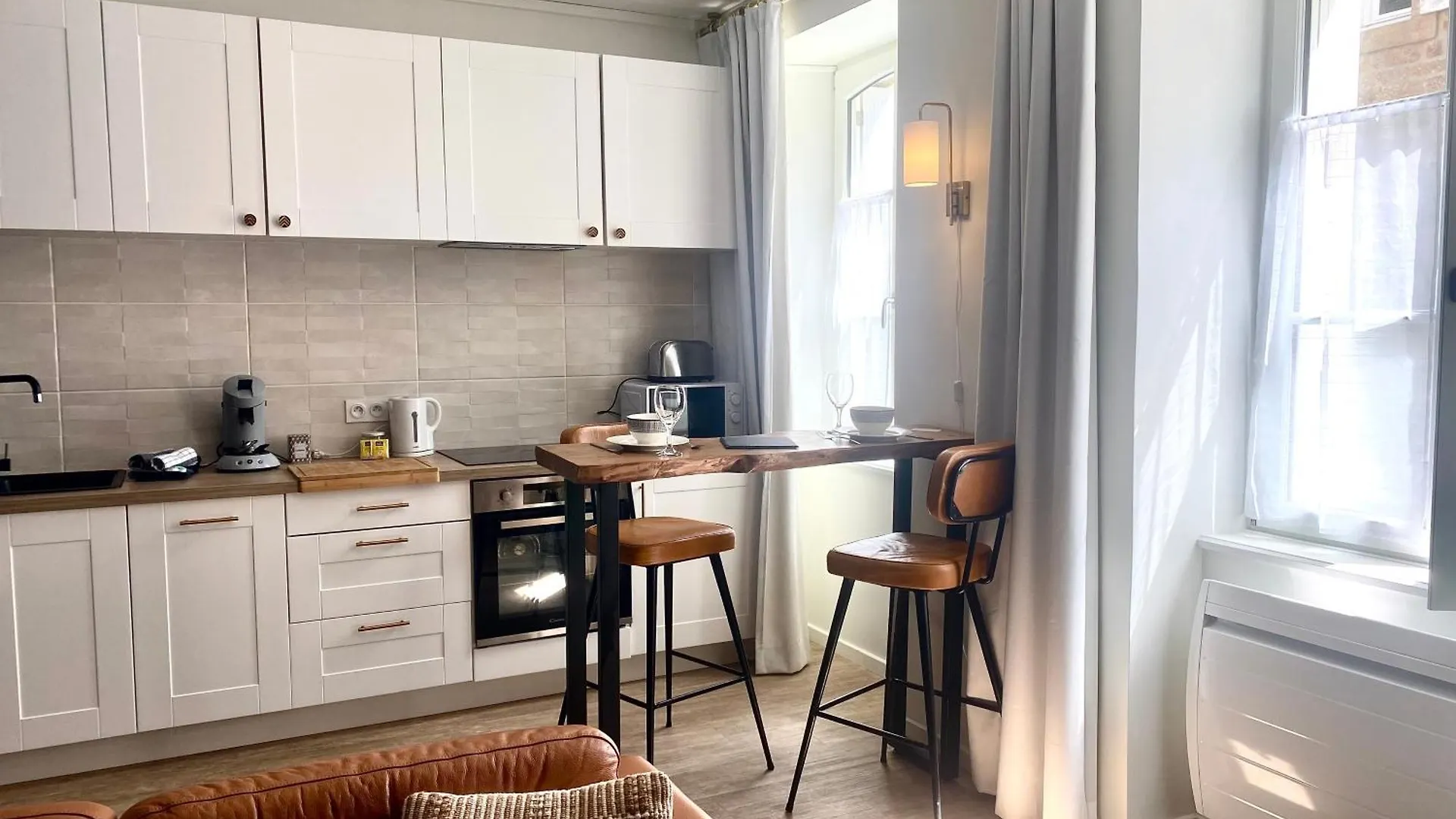 T2 Lumineux - Renove- - Centre Historique Dinan- Parking - Terrasse Apartment  Dinan