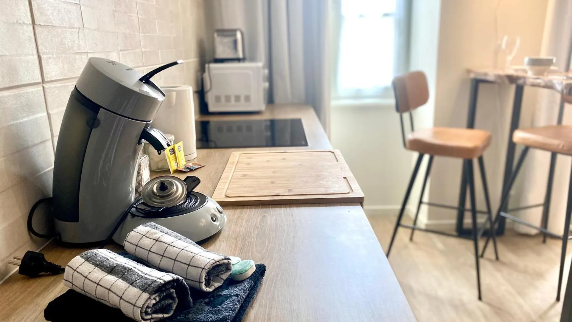 T2 Lumineux - Renove- - Centre Historique Dinan- Parking - Terrasse Apartment Dinan